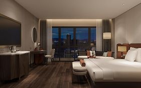Le Premier Hotel & Rooftop Bar